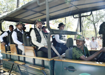 राज्यपाल रमेन डेका ने किया अचानकमार टाइगर रिजर्व का दौरा, जंगल सफारी का लिया आनंद