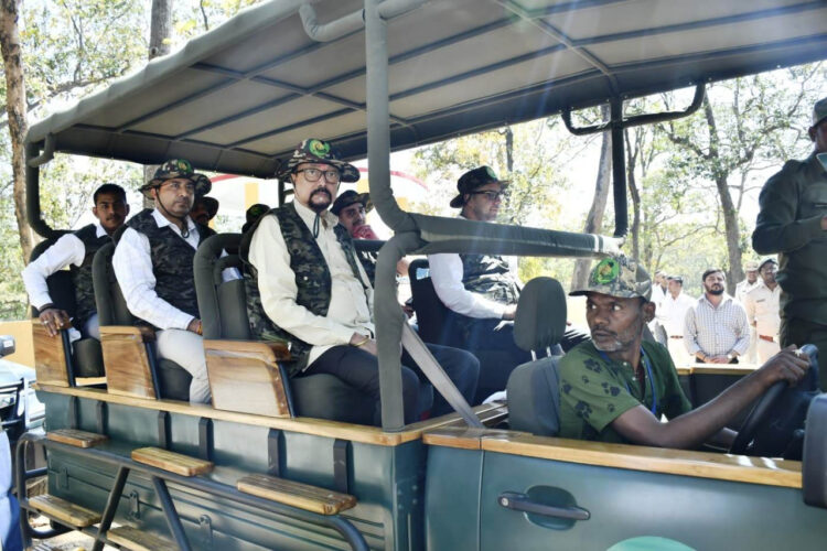 राज्यपाल रमेन डेका ने किया अचानकमार टाइगर रिजर्व का दौरा, जंगल सफारी का लिया आनंद