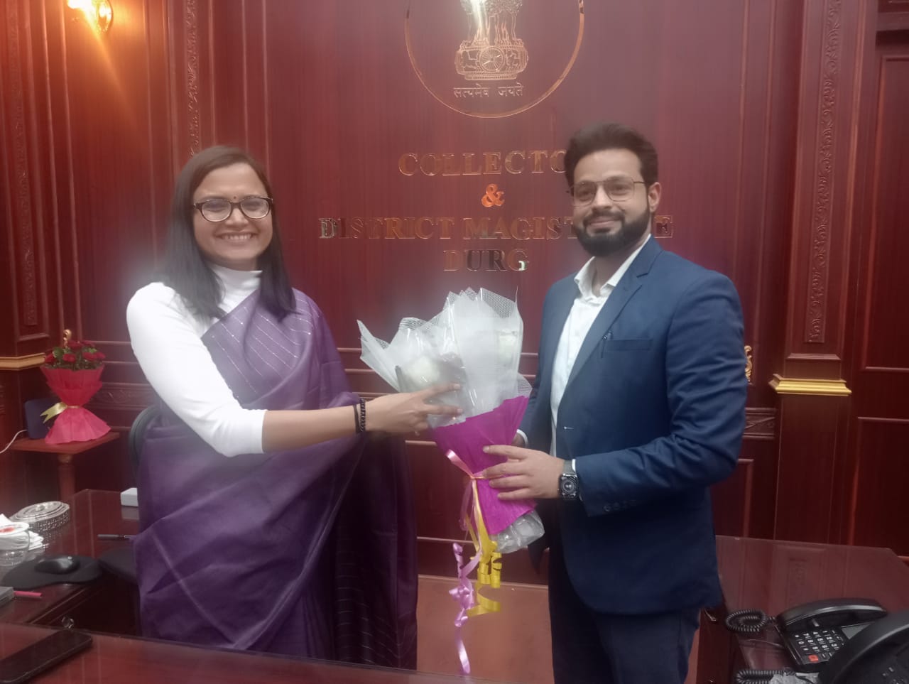 दुर्ग जिले की नवपदस्थ कलेक्टर ऋचा प्रकाश चौधरी ने किया पदभार ग्रहण