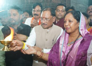 मुख्यमंत्री ने शिवरीनारायण में भगवान नर-नारायण के किए दर्शन, प्रदेशवासियों की सुख-समृद्धि और खुशहाली की कामना