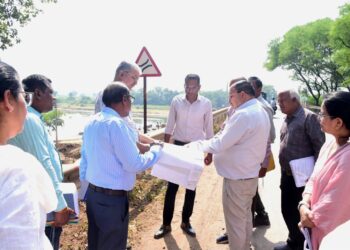 पीडब्ल्यूडी सचिव ने सड़कों, पुलों, कॉलेज भवन और विश्राम गृह का किया निरीक्षण, गुणवत्ता में लापरवाही पर जताई नाराजगी