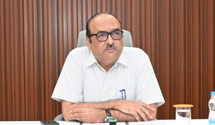 सीएम हेल्पलाइन में दर्ज शिकायतों का गंभीरता से निराकरण करें- मुख्य सचिव विकासशील
