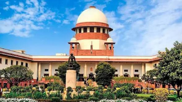 एससी-एसटी एक्ट के दुरुपयोग पर शीर्ष अदालत सख्त: कहा- कर्ज वसूली के विवाद को जातिगत भेदभाव का रंग न दें