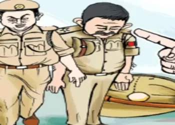 थाने में कबाड़ियों को चाय पिलाना पुलिसकर्मियों को पड़ा महंगा, एसएसपी ने किया लाइन अटैच