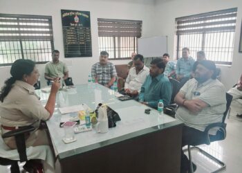 ट्रैफिक एएसपी ऋचा मिश्रा ने बस यूनियन प्रतिनिधियों की ली बैठक, नशे की हालत में वाहन संचालन न करने सहित दिए कई निर्देश