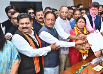 मुख्यमंत्री विष्णुदेव साय के मौजूदगी में लक्ष्मी वर्मा ने राज्यसभा प्रत्याशी का नामांकन पत्र दाखिल किया