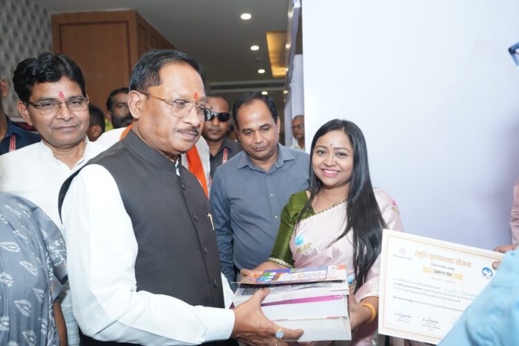 स्मृति पुस्तकालय योजना: 12 हजार से अधिक पुस्तकें दान दी जा चुकी है, आप भी करे दान