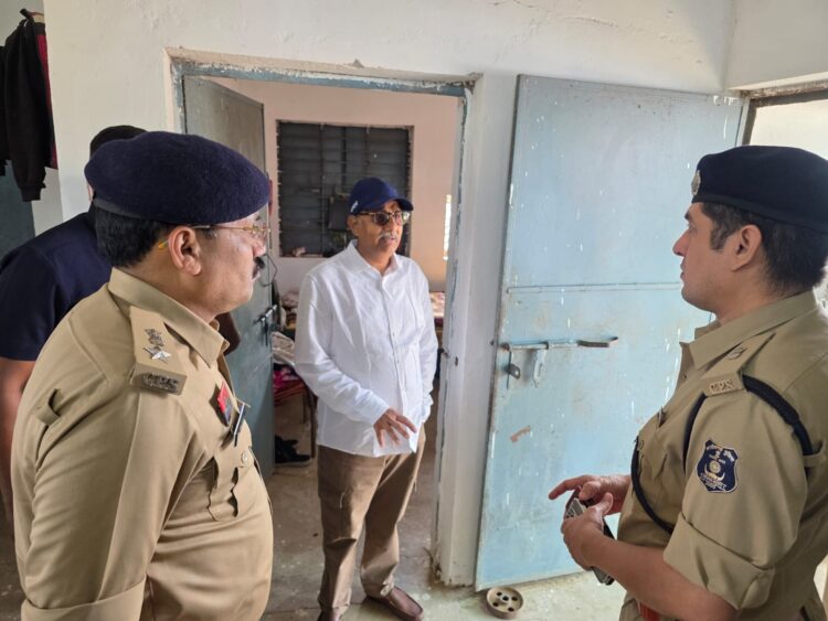 DGP अरुण देव गौतम ने गरियाबंद जिले का किया औचक निरीक्षण, नक्सल मुक्त होने के पश्चात प्रथम बार पहुंचे
