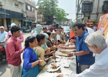 जब सराफा अध्यक्ष कमल सोनी बने ‘झालमुड़ी वाले’, भाजपा की जीत पर शहर में दिखा जश्न का अलग रंग