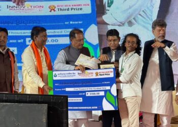 सल्फी को नई पहचान देने की कोशिश: बस्तर के हर्षवर्धन का अनोखा प्रयोग, इनोवेशन महाकुंभ 1.0 में मिला सम्मान