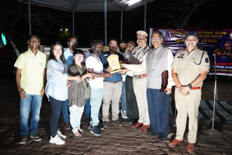 पुलिस कमिश्नरेट रायपुर एवं छत्तीसगढ़ हार्मोनिका क्लब की अनूठी पहल— पुलिस लाइन में “शुकवारी संझा” का आयोजन