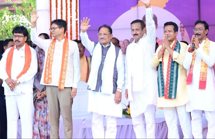 मुख्यमंत्री विष्णु देव साय ने रायगढ़ को दी 102 करोड़ रुपए से अधिक के विकास कार्यों की सौगात