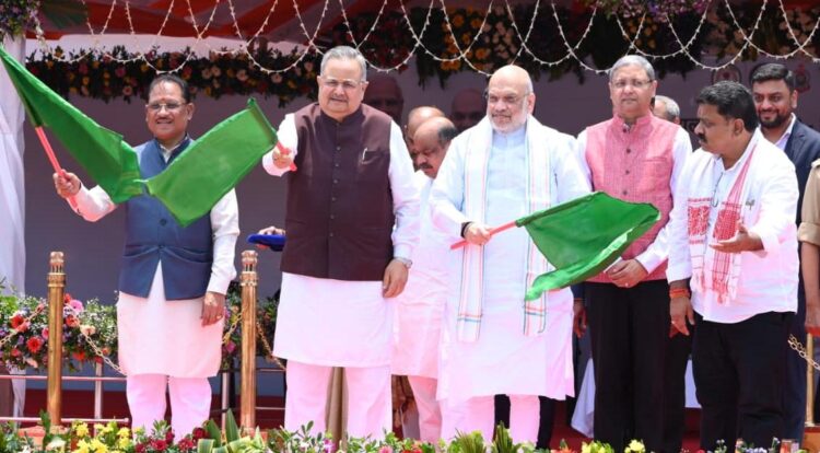 गृहमंत्री अमित शाह ने अत्याधुनिक ‘नेक्स्ट जेन सीजी डायल-112 सेवा’ और मोबाइल फॉरेंसिक वैन का किया शुभारंभ