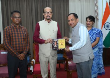 जीवन में ऐसा कार्य करें जिसमें केवल पाना नहीं, समाज को कुछ देना हो- राज्यपाल रमेन डेका
