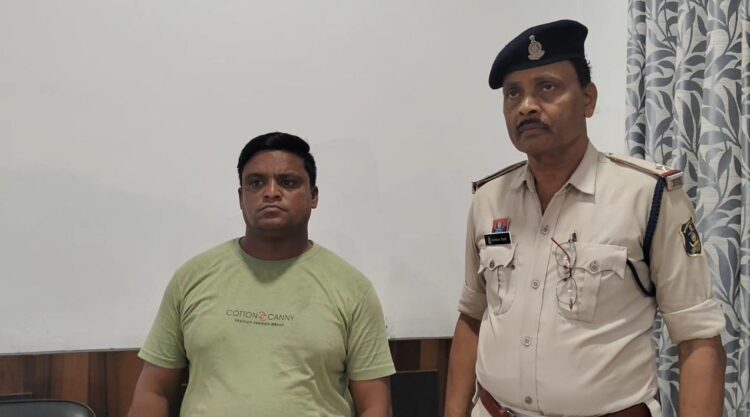 रिलेशनशीप में रहते हुए आरोपी ने अन्य महिला से रचाई कथित शादी, दोनों महिलाएं पहुंची एसपी कार्यालय