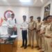ड्यूटी के दौरान ईमानदारी एवं अच्छे कार्य करने वाले यातायात के दो कर्मचारियों को पुलिस कमिश्नर ने किया सम्मानित