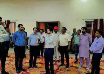 अंतर्राष्ट्रीय योग दिवस की तैयारियां तेज, कलेक्टर ने आयुक्त के साथ खालसा पब्लिक स्कूल का किया निरीक्षण