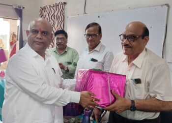 डॉक्टर समाज के लिए सेवा, समर्पण और मानवता के प्रतीक हैं : संजय तिवारी