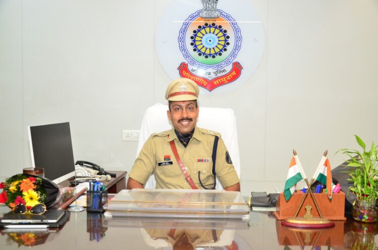 बेमेतरा जिले के नवपदस्थ पुलिस अधीक्षक त्रिलोक बंसल ने पदभार ग्रहण किया