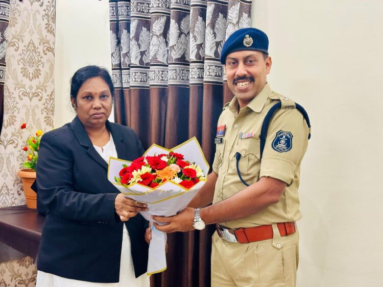 नवपदस्थ एसपी त्रिलोक बंसल ने प्रधान जिला एवं सत्र न्यायाधीश से की सौजन्य भेंट