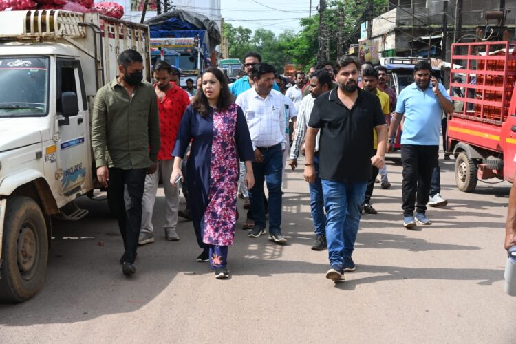 आयुक्त सुरुचि सिंह ने शहर के विकास कार्यों एवं व्यवस्थाओं का लिया जायज़ा