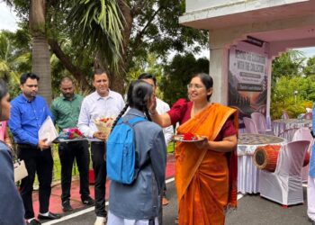 पहली बार मेधावी विद्यार्थियों के लिए खुले कोरिया कलेक्टर निवास के द्वार, द कलेक्टर्स-15 से शुरू हुई बदलाव की नई इबारत