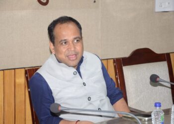 जल्द से जल्द डाटा एंट्री पूरी करें, टीकाकरण और JSY भुगतान में तेजी लाएं : कलेक्टर डॉ.गौरव सिंह