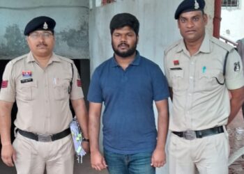 हास्पिटल प्रोजेक्ट में डायरेक्टर का पद देने के नाम पर 60 लाख रुपए की धोखाधड़ी करने वाला आरोपी हैदराबाद से गिरफ्तार, फॉरच्युनर कार एवं मोबाइल जप्त