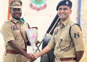 IPS रॉबिंसन गुड़िया ने नारायणपुर एसपी का पदभार संभाला, जानिए IIT करने से लेकर IPS बनने तक सफर?