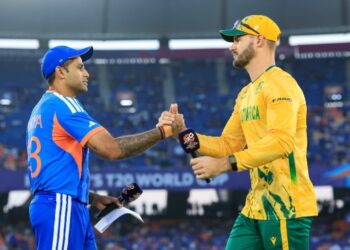 12 मैचों के बाद हारा भारत: दक्षिण अफ्रीका ने 76 रनों से धोया, सेमीफाइनल की राह हुई मुश्किल