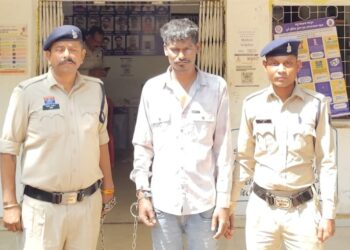 शराब पीने को लेकर हुए विवाद, चाचा ने भतीजे की लोहे की रॉड मारकर की हत्या