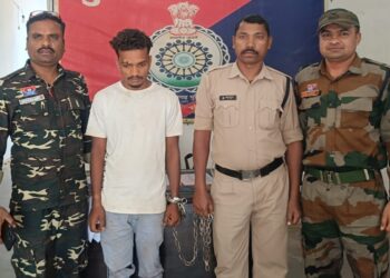 लिफ्ट लेकर वाहन में बैठी महिला से छेड़छाड़, लूटपाट करने और चलती वाहन से फेंकने वाला आरोपी गिरफ्तार