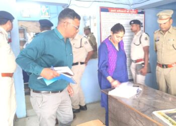 पुलिस अधीक्षक भावना गुप्ता द्वारा थाना भाटापारा ग्रामीण का किया गया वार्षिक निरीक्षण