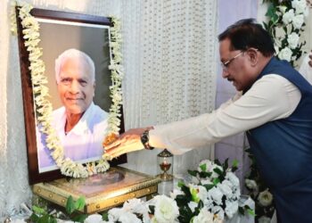 मुख्यमंत्री विष्णुदेव साय ने लोकतंत्र सेनानी स्वर्गीय महावीर प्रसाद जैन को दी श्रद्धांजलि