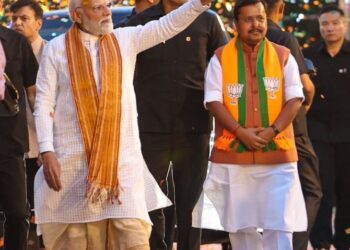 पूरब में भाजपा की सुनामी, दक्षिण में टीवीके की आंधी: सीएम एमके स्टालिन और ममता बनर्जी हारी चुनाव, देश की 76 फीसदी आबादी और 72% क्षेत्रफल अब भगवामय