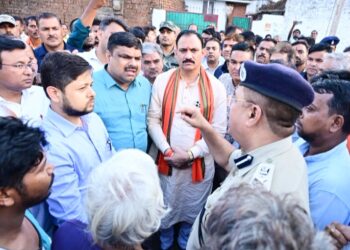 गैस सिलेंडर ब्लास्ट में एक ही परिवार के चार सदस्यों की मौत, 5-5 लाख रुपए देने की घोषणा