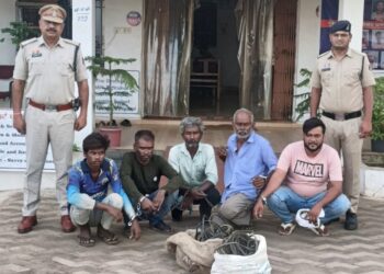 खेतों एवं ग्राम पंचायत के ट्यूबवेल से कॉपर वायर चोरी करने वाले एवं चोरी का माल खरीदने वाले 5 आरोपी गिरफ्तार