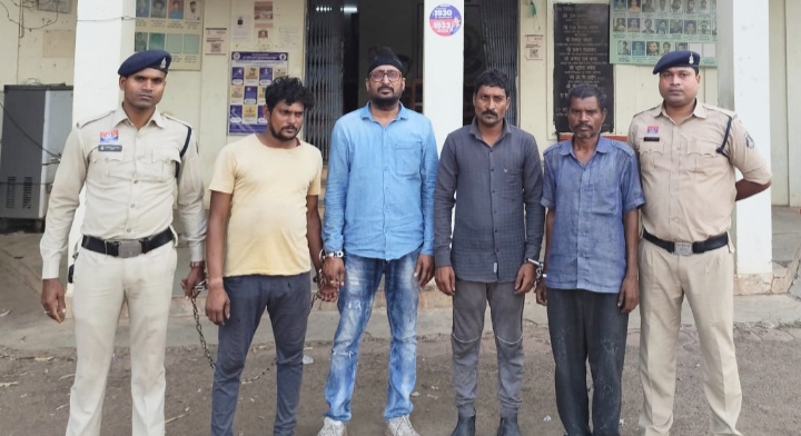 बीएसपी प्लांट से संगठित रूप से लौह स्क्रैप चोरी करने वाले 4 आरोपी गिरफ्तार, 3.22 करोड़ रुपए का सामान जप्त