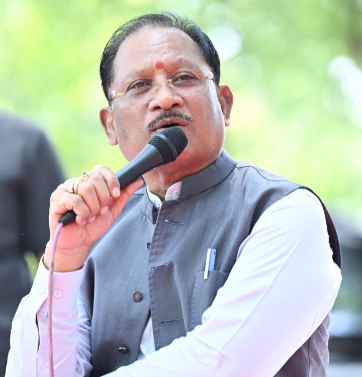 सुशासन तिहार में मुख्यमंत्री विष्णुदेव साय पहुंचे बीजापुर के सुदूर गांव कोण्डापल्ली, चौपाल में सुनीं ग्रामीणों की समस्याएं