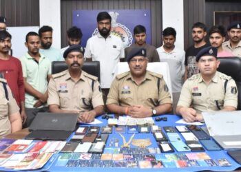 अंतर्राज्यीय ऑनलाइन सट्टा सिंडिकेट का भंडाफोड़: 9 सटोरिए गिरफ्तार, 1.54 लाख रुपए नगदी और 23 लाख के आभूषण बरामद