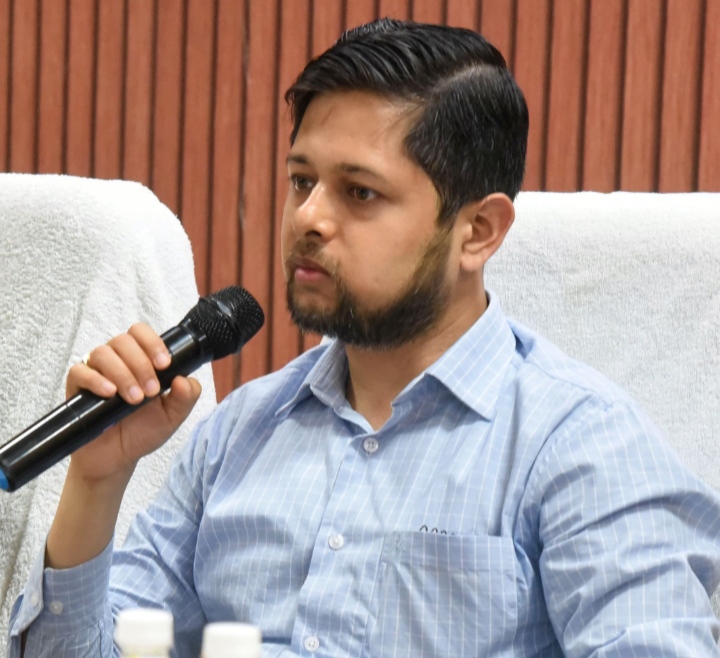 स्कूल खुलने से पहले सभी तैयारियां पूरी करें, बच्चों की सुरक्षा सर्वाेच्च प्राथमिकता- कलेक्टर अभिजीत सिंह