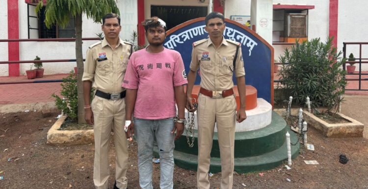 अपने पड़ोसी की पत्नी को चाकू दिखाकर डरा धमकाकर जबरदस्ती दुष्कर्म करने वाला आरोपी गिरफ्तार