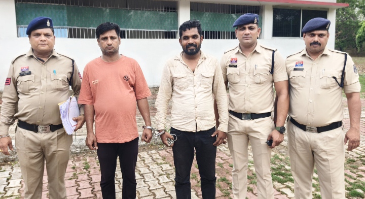 बीएसपी प्लांट से संगठित रूप से लौह स्क्रैप चोरी प्रकरण के 2 अन्य आरोपी चढ़े पुलिस के हत्थे, अब तक 12 आरोपी गिरफ्तार