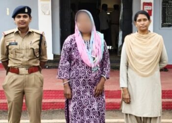 छत्तीसगढ़ के मुख्य सचिव से पहचान बताकर लोगों से लाखों रुपए धोखाधड़ी करने वाली महिला आरोपी गिरफ्तार