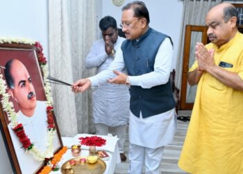 मुख्यमंत्री विष्णुदेव साय ने डॉ. श्यामा प्रसाद मुखर्जी की 125वीं जयंती पर उन्हें किया नमन
