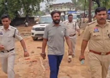 नाबालिग को भारत विरोधी नारा सिखाने वाले आरोपी का पुलिस ने निकाला जुलूस, लगवाए- हिन्दुस्तान जिंदाबाद के नारे