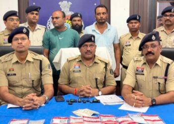 8 चोरी की वारदातों का खुलासा: दो आरोपी गिरफ्तार, 32 लाख रुपये का मशरूका एवं चोरी में प्रयुक्त वाहन बरामद