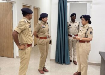 एसपी भावना पांडेय ने किया थाना मगरलोड एवं चौकी करेली बड़ी का औचक निरीक्षण