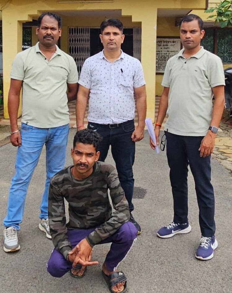 आरक्षक ने साथी पुलिसकर्मी का मोबाइल चुराकर उड़ाए ₹4.87 लाख, आरोपी ऑनलाइन गेम खेलने का था आदि