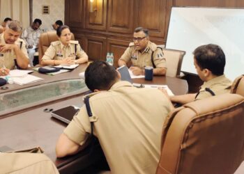 IG अमरेश मिश्रा ने रेंज के पुलिस अधीक्षकों की ली बैठक, पुलिसिंग में गुणात्मक सुधार लाने के दिए निर्देश